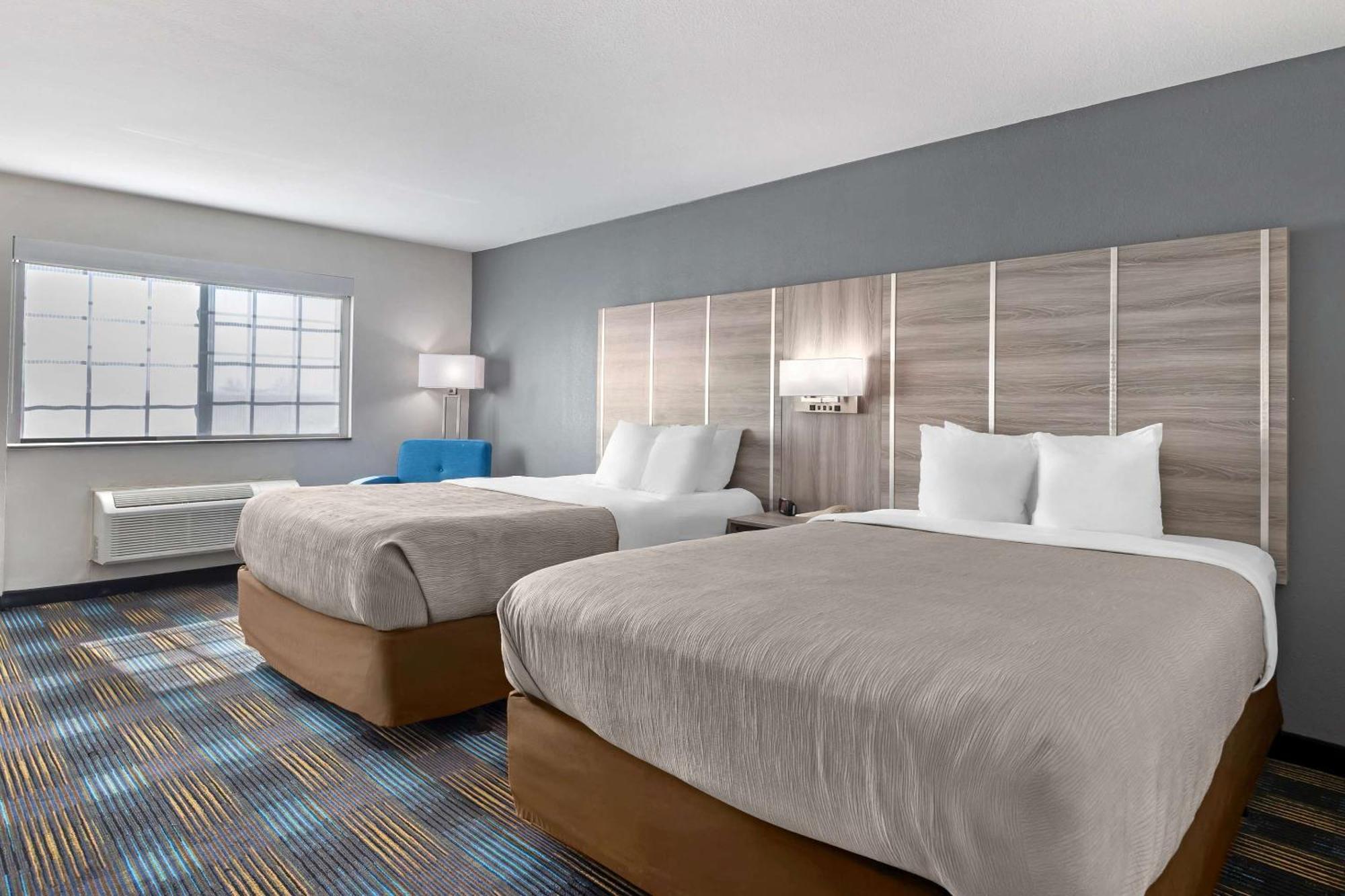 Quality Inn & Suites Fort Madison Near Hwy 61 Экстерьер фото