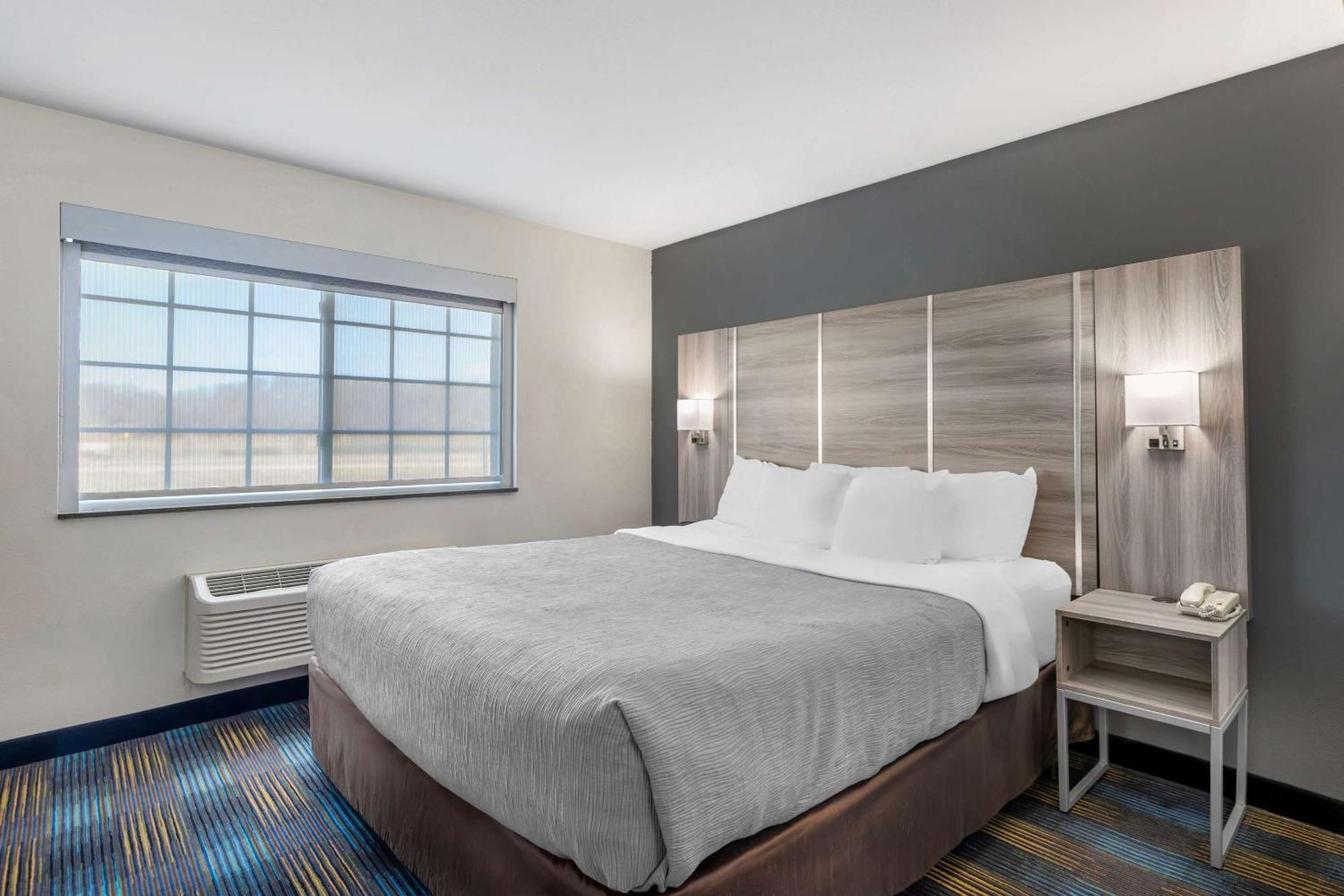 Quality Inn & Suites Fort Madison Near Hwy 61 Экстерьер фото
