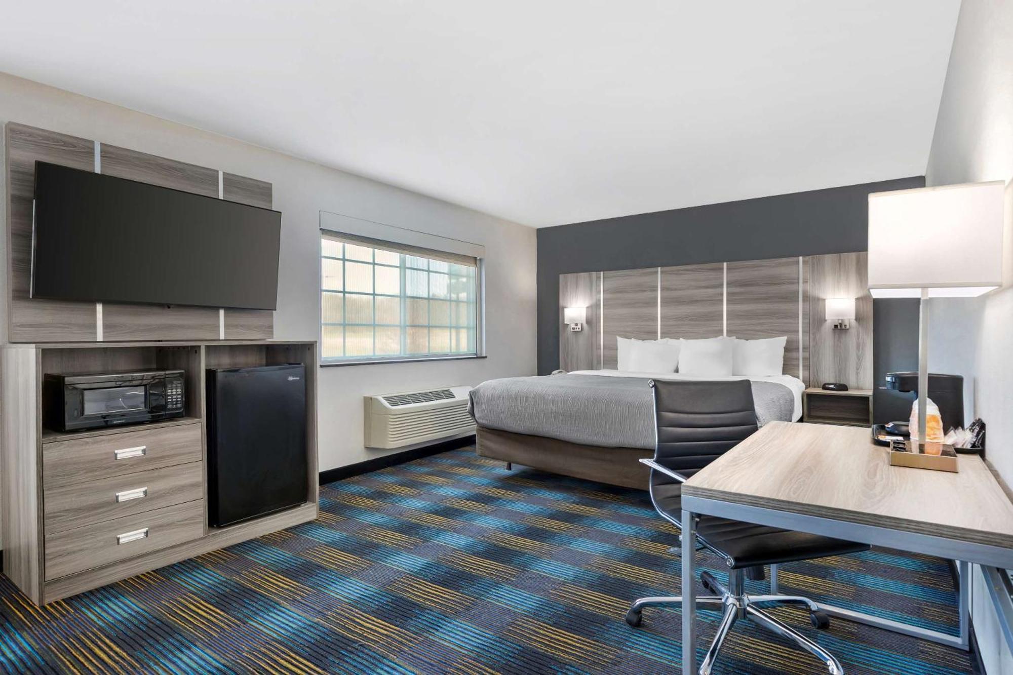 Quality Inn & Suites Fort Madison Near Hwy 61 Экстерьер фото
