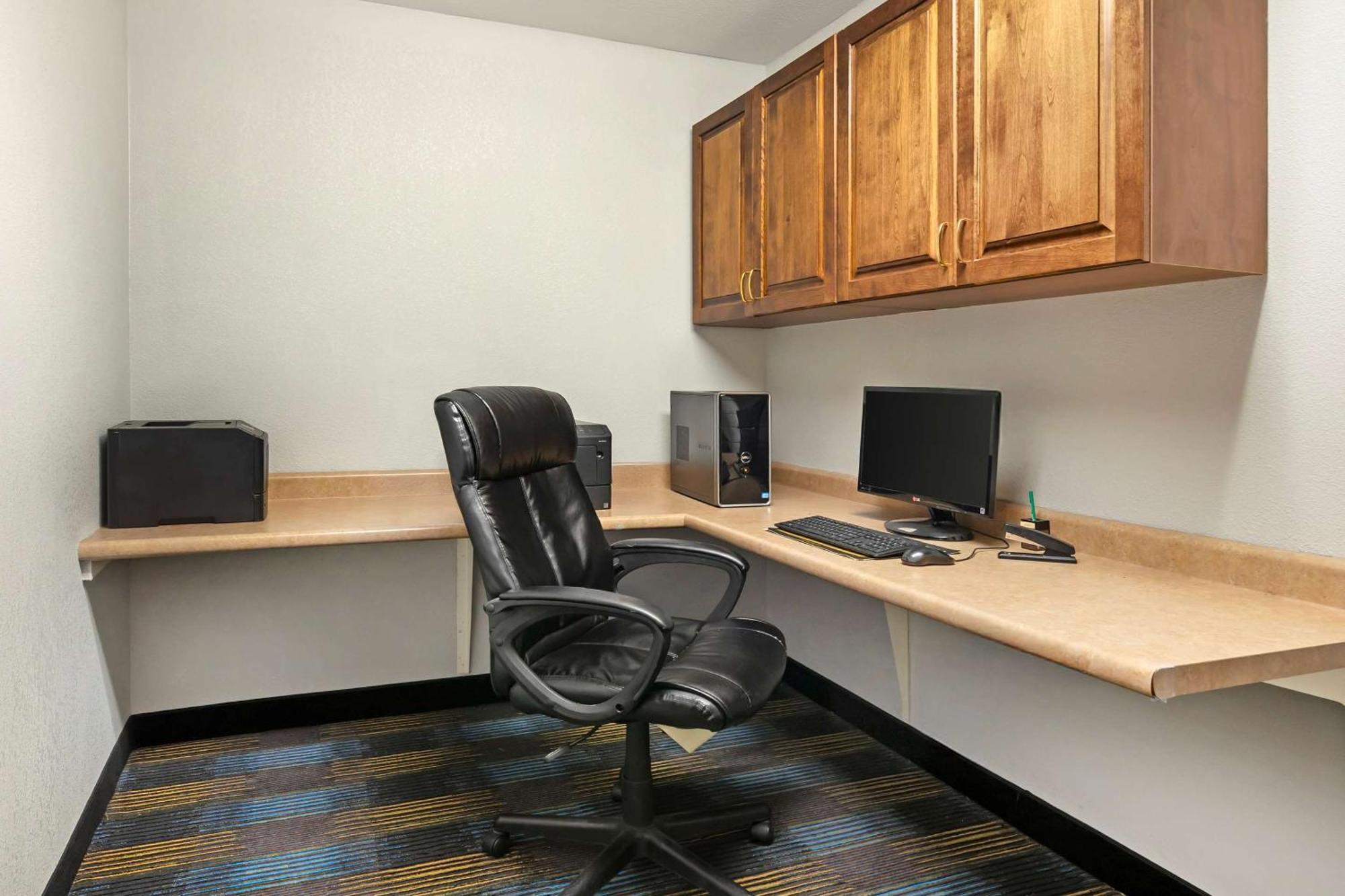 Quality Inn & Suites Fort Madison Near Hwy 61 Экстерьер фото