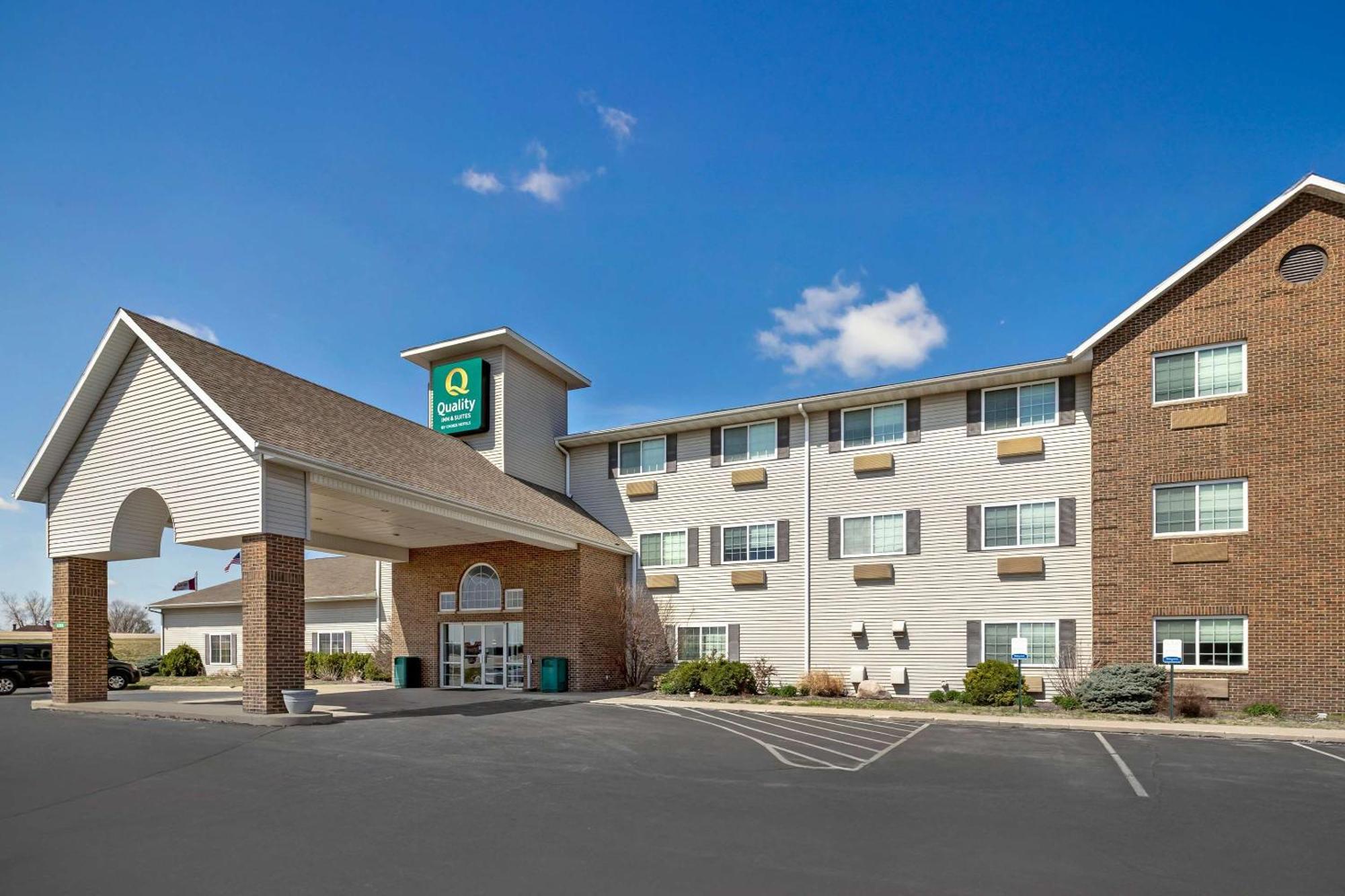 Quality Inn & Suites Fort Madison Near Hwy 61 Экстерьер фото
